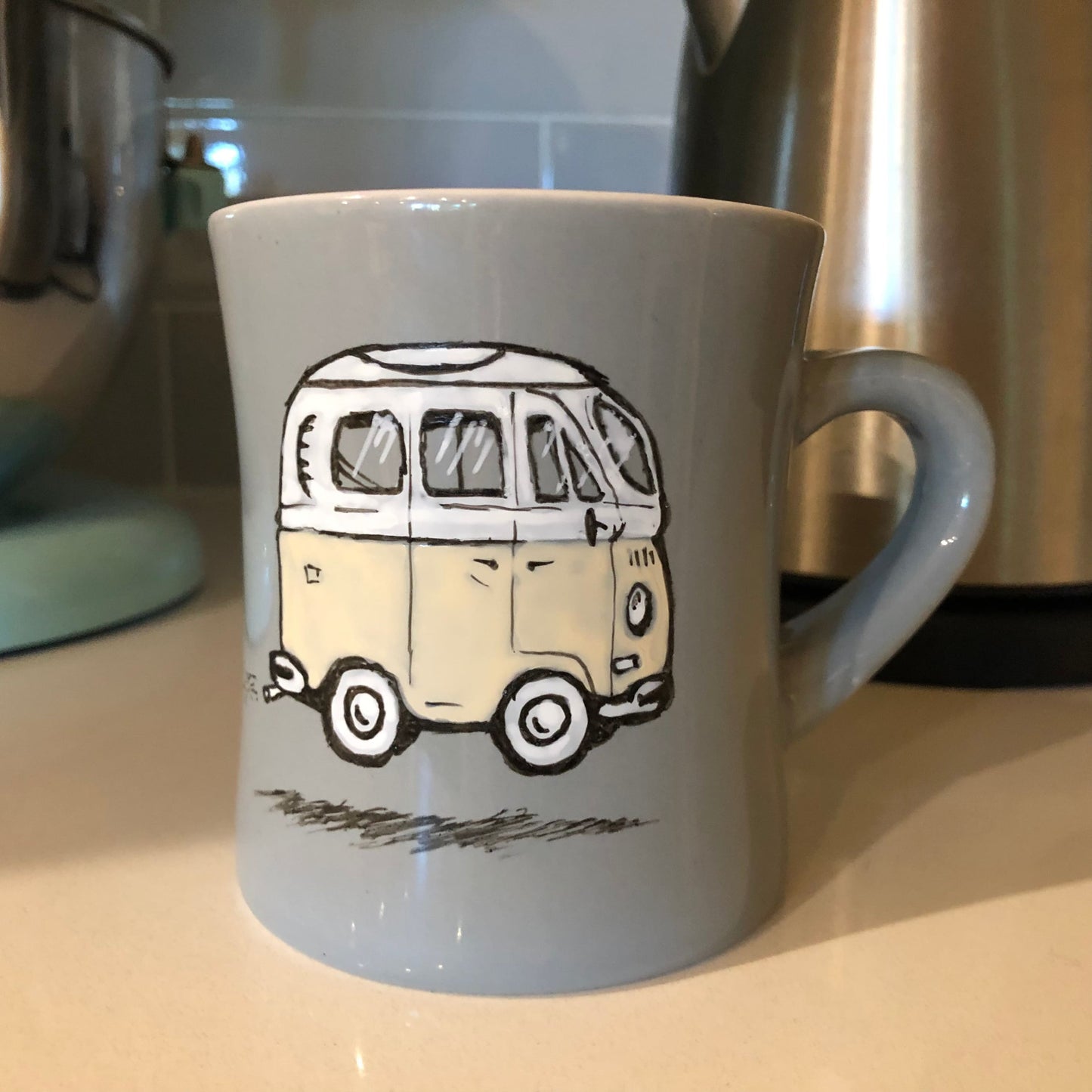 Sandy the LuxBus Meep! Mug - ’70s Grey - 1